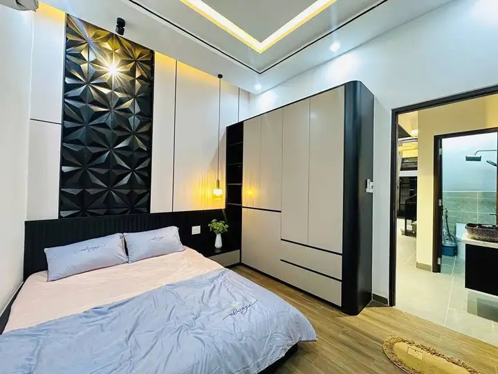 House 3 floors: 4 Bedroom 4WC 58m2