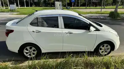 Hyundai Grand i10 1.2 AT 2019 белый автомат
