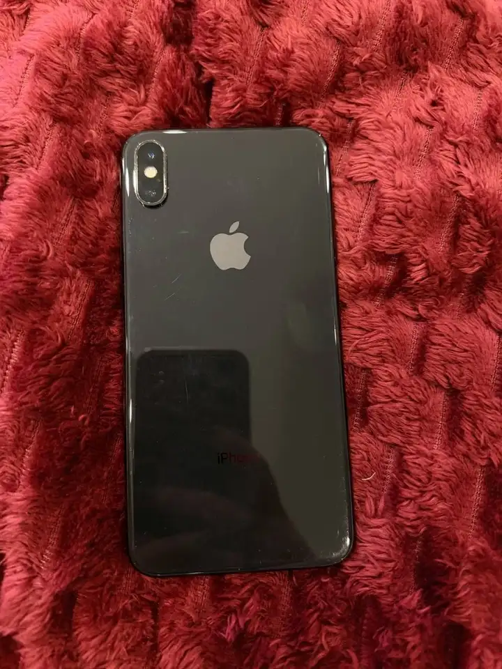 iPhone 12, iPhone XR, MacBook Air M1, iPhone 8