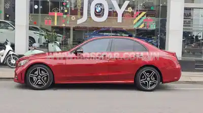 Mercedes-Benz C300 AMG 2019 красный кристалл 28000 км