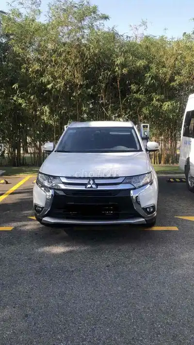 Mitsubishi Outlander 2019 Белый 23000 км