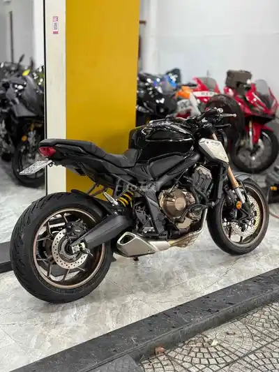 Honda CB650R чёрный
