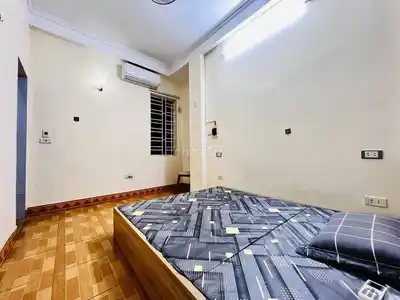 Комната в начале переулка 108 Нгуен Трай, Ханой