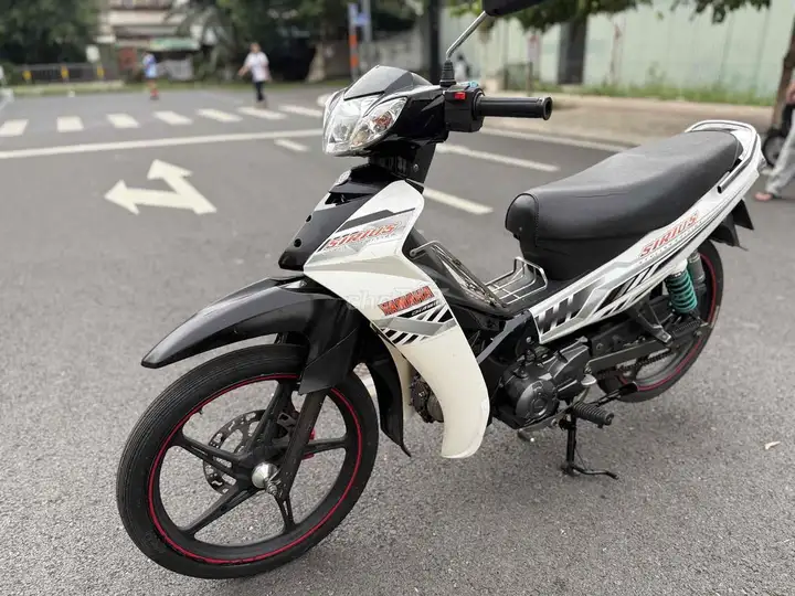 Yamaha Sirius 50cc черно-белый, полуавтомат