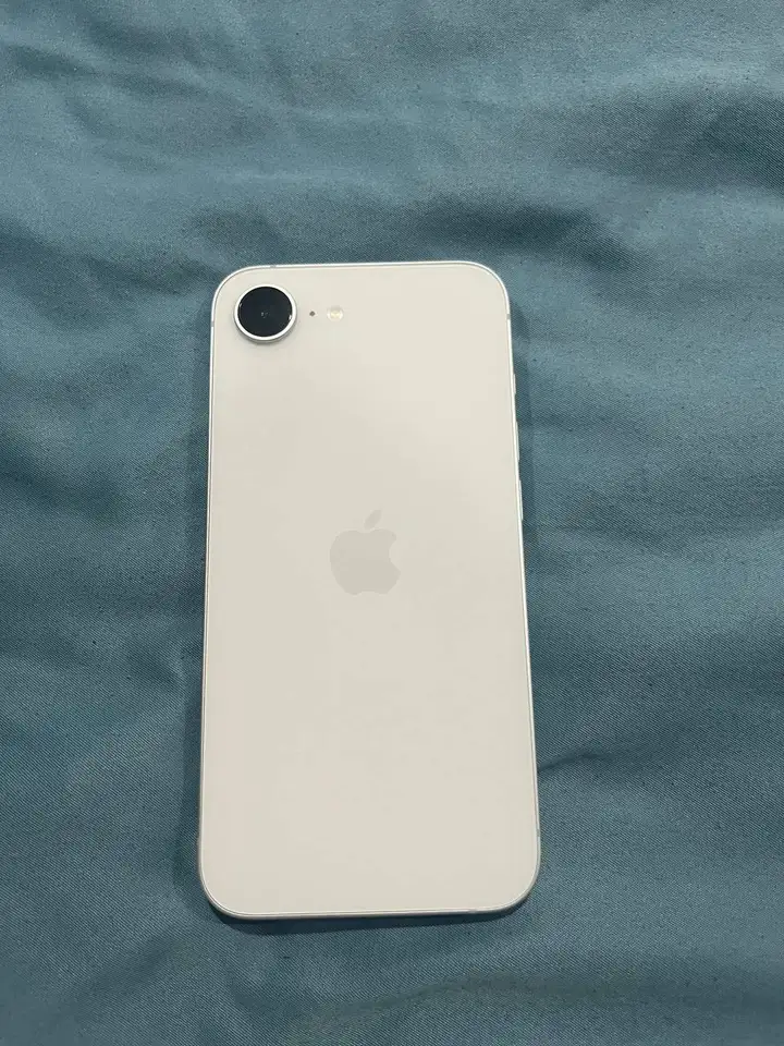 iPhone 16e White 128GB