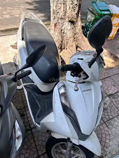 Honda Lead 2018 белый 80000 км
