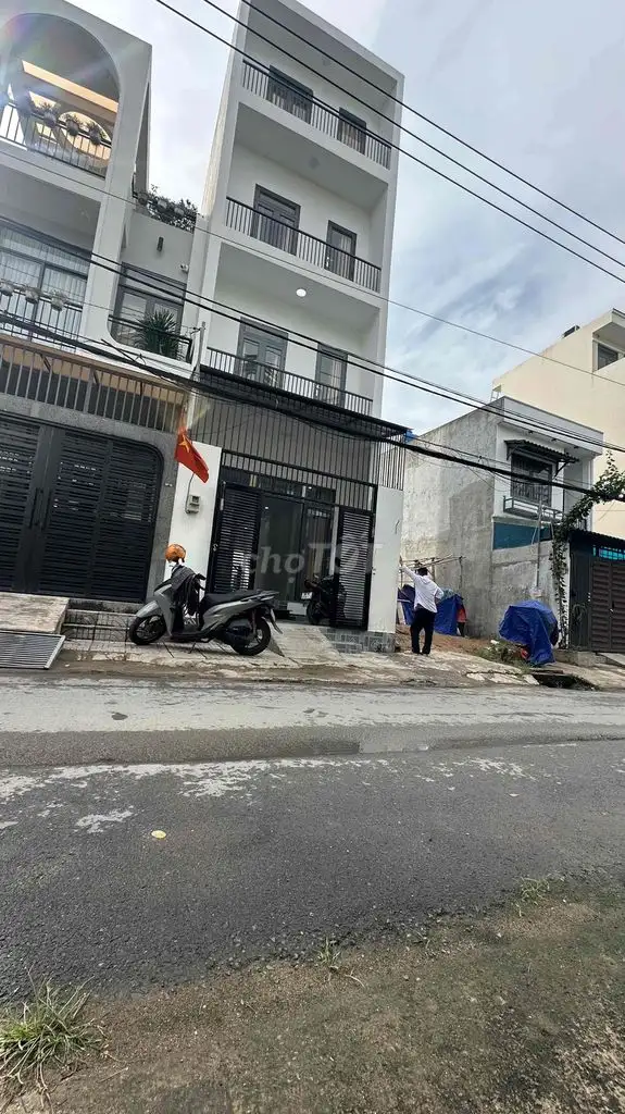 Срочно ниже рынка для погашения долга за новостройку