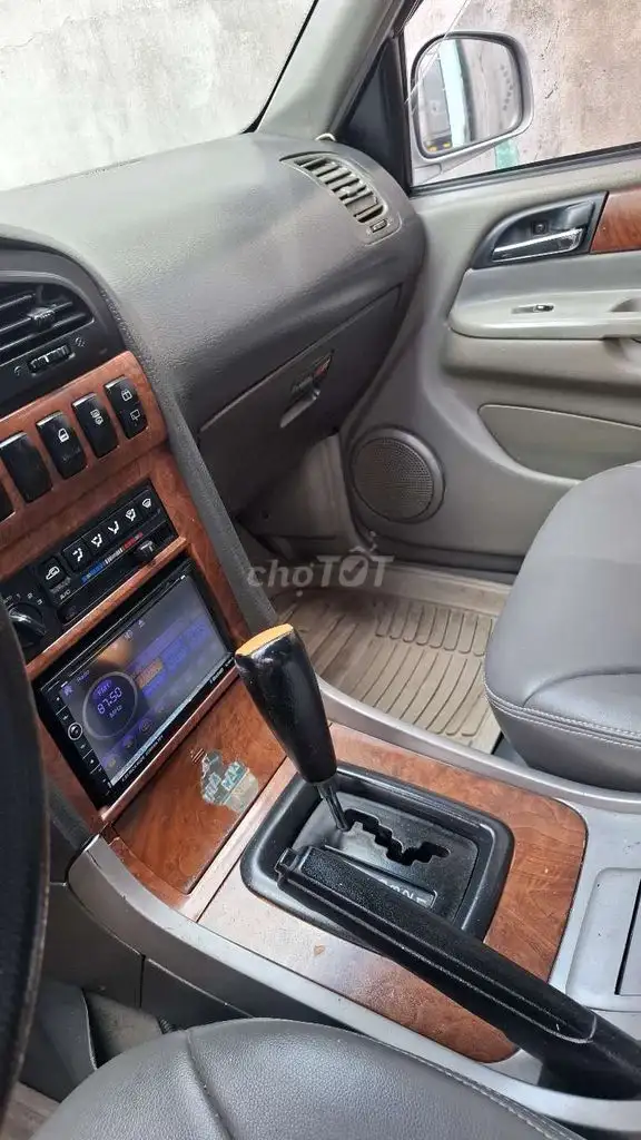 SsangYong 2005, 7 мест, автомат, серебристый
