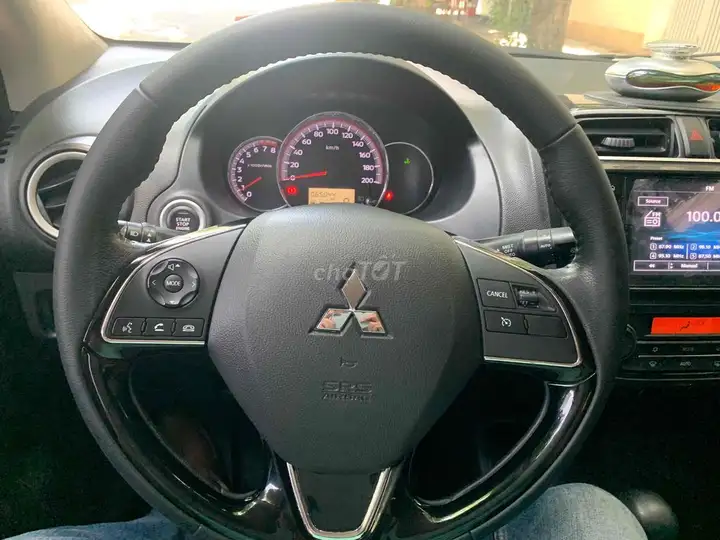 Mitsubishi Attrage 2023 белый, автомат, 65 000 км