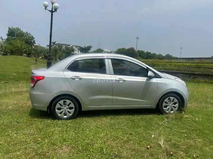 Hyundai Grand i10 2015 1.2 механика Серебристый