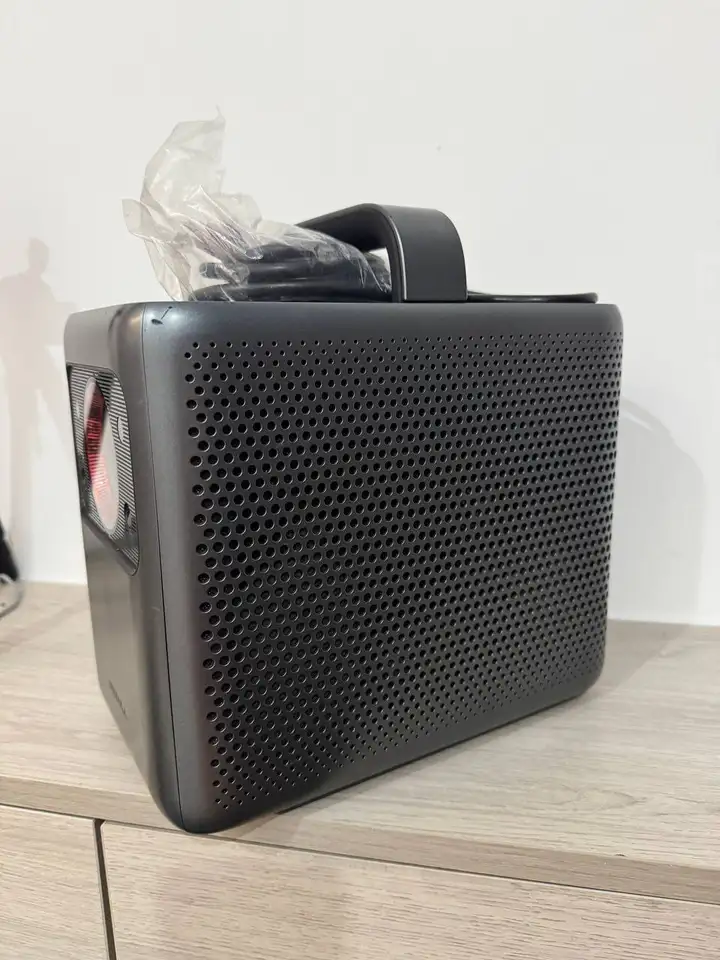 Лазерный проектор Anker Nebula Cosmos Laser D2341