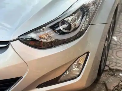 Hyundai Elantra 2014, 1.6 AT, автомат, серебристый