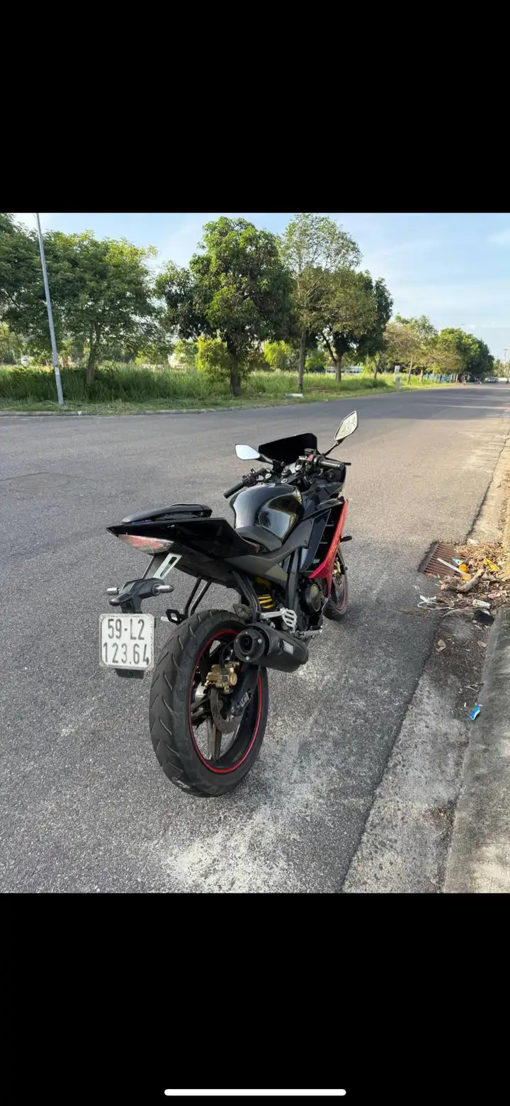 Yamaha R15 V2