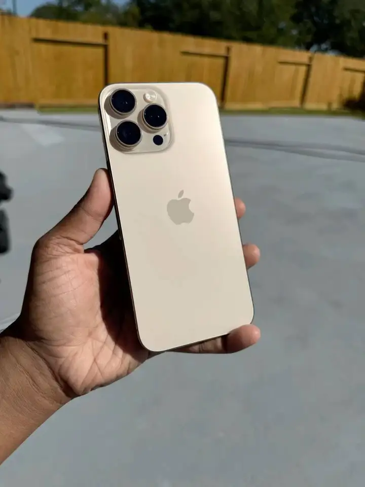 iPhone 16 Pro Max
