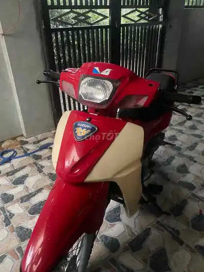 Мопед Suzuki Xipo, цвет красно-бежевый