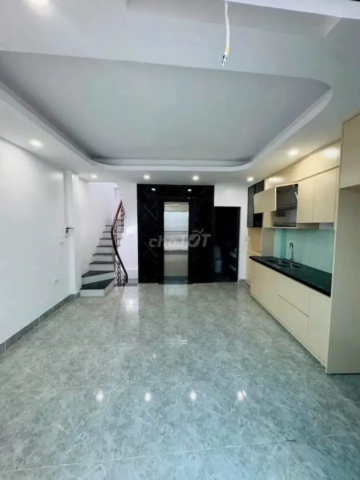 Дом 6 этажей с лифтом, 33м2, рядом с ЖК Lan Vien Resco