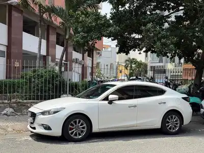 Mazda 3 2018 белый