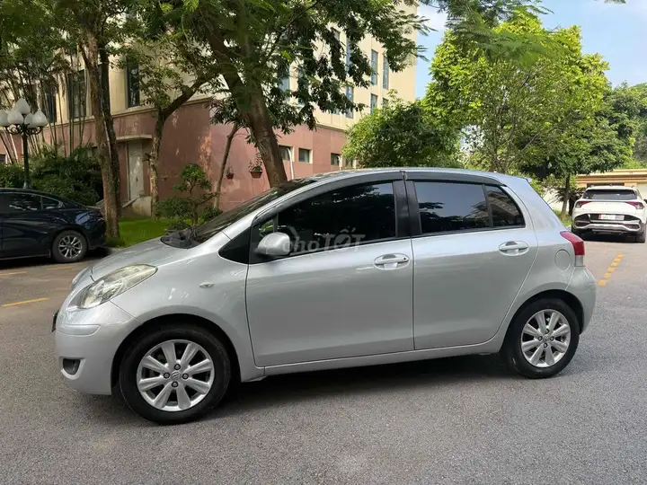 Toyota Yaris 1.3G 2010 сборка Япония, отличное состояние