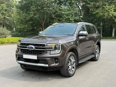 Ford Everest Titanium 4x4 2023 коричневый 110 тыс. км