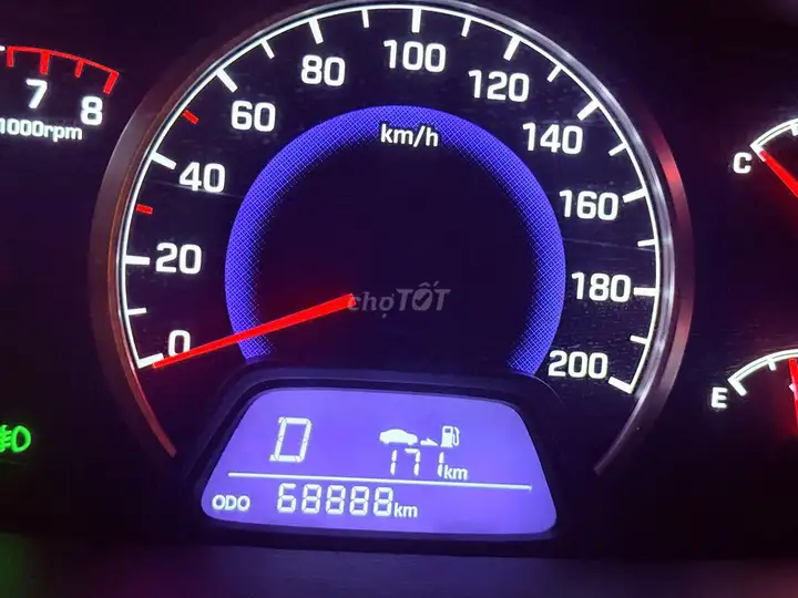 Hyundai i10 1.2 2019 Красный 69.000 км