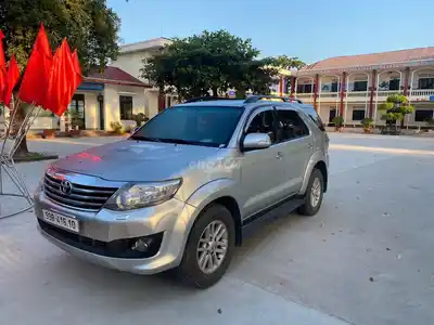 Toyota Fortuner 2013 Механика Серебристый 7 мест