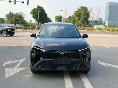 Vinfast Limogreen электромобиль черного цвета
