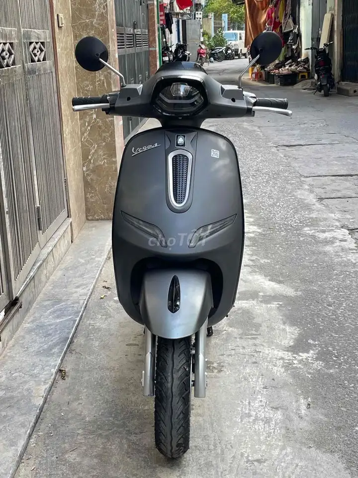 Электроскутер Vespa AlLy 2025 серый