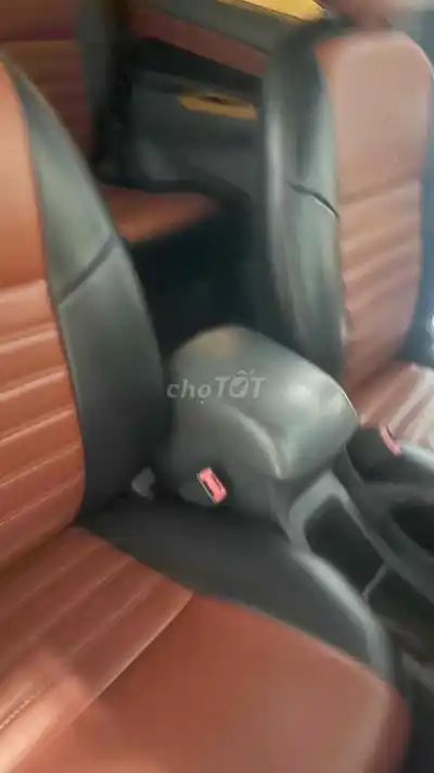 Минивэн Toyota Innova J 2012, серебристый