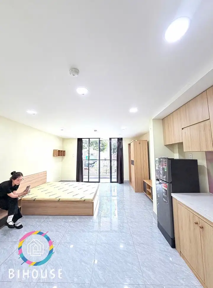 Студия 35м² с кухней и большим балконом, лифт, ул. Хо Ван Хюэ
