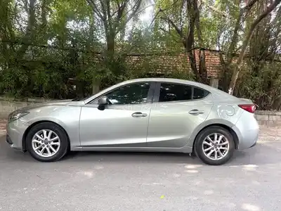 Mazda 3 2016 1.5AT, разумная цена, отличное состояние