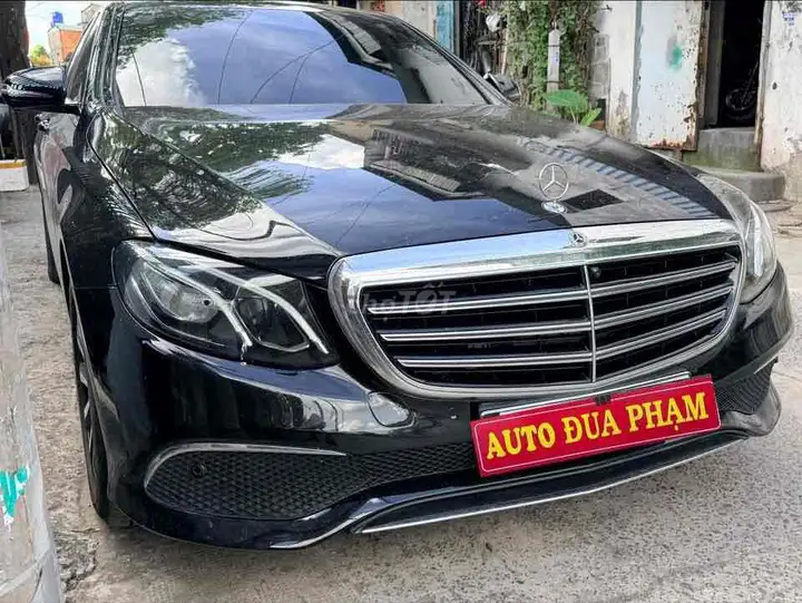 Mercedes-Benz E200 2019 - Роскошь и класс