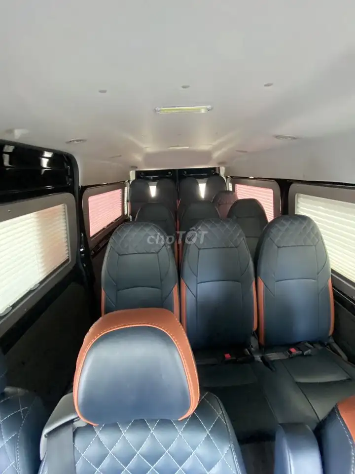 Ford Transit 2023, 16 мест, черный, 100 000 км