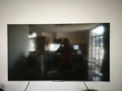 Телевизор Aqua QLED 65 S800 series с кронштейном
