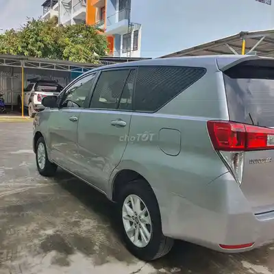 Войлочное сиденье Toyota Innova 2018, номер пола, серебри