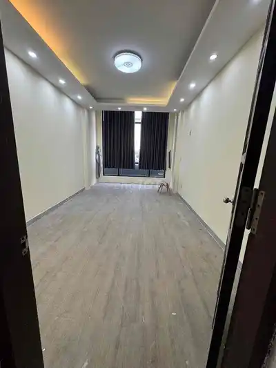 Аренда коммерческого помещения на Нгуен Сьен, Тхань Суан. 40м2х5эт, новое, красивое