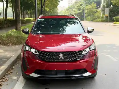 Peugeot 3008 GT 2023, 16000 км, красный, заводская краска по всему кузову