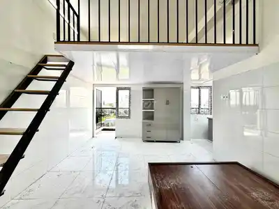 Открытие Duplex с балконом, окнами, просторный Вьон Лай