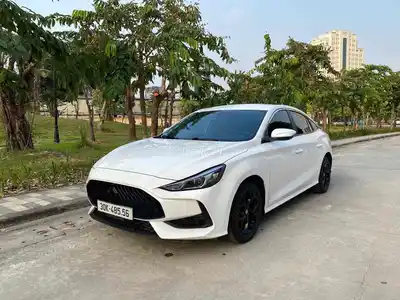 Белый седан MG MG5 2023 1.5 AT на 5 мест