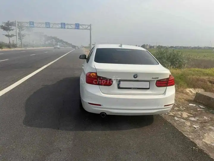 BMW 3 Series 2015 белый/бежевый