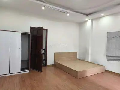 4-этажный дом в переулке под бизнес