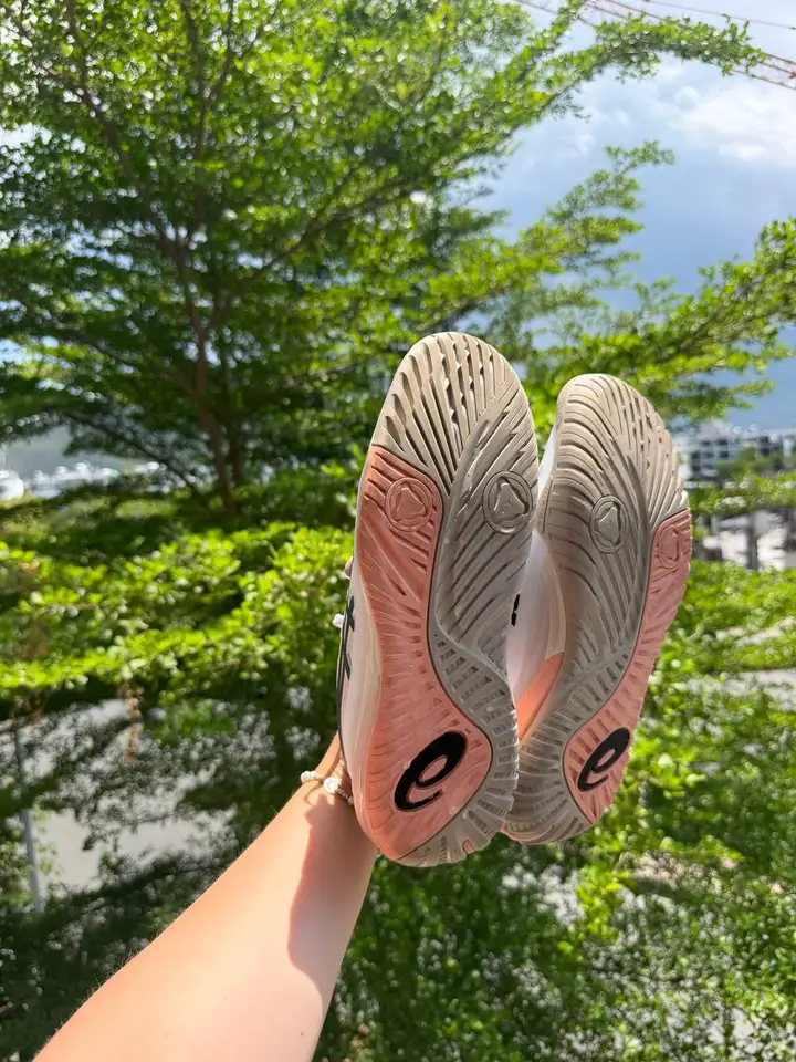 Кроссовки ASICS для тенниса и пиклбола