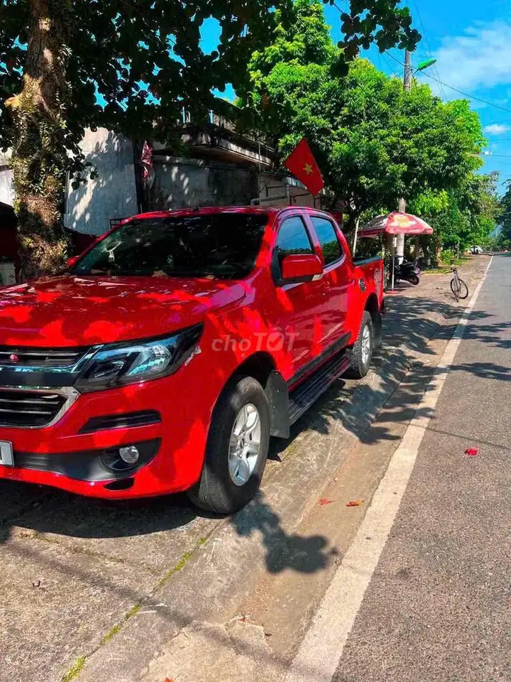 Chevrolet Colorado, красный