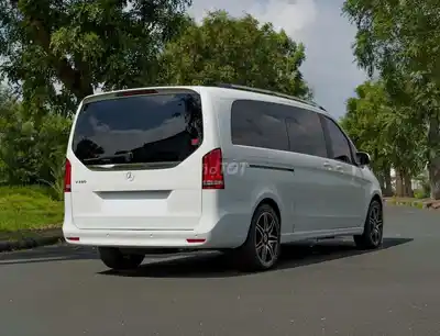 Mercedes V250 AMG 2023 скользит 34 000 км (название компании)