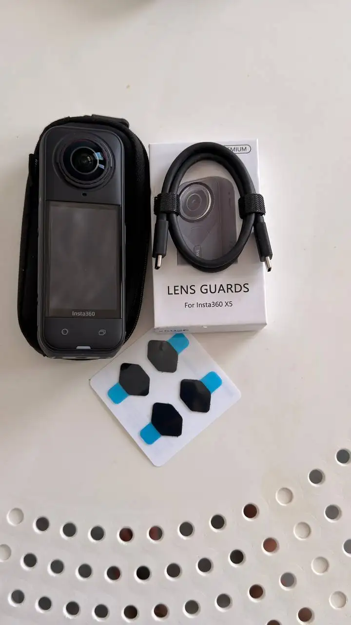 Insta360 X5