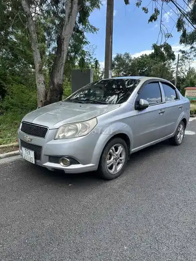 Chevrolet AVEO LT 2015 механика серебристый
