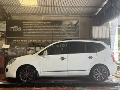 Kia Carens 2015, МКПП, белый, 7 мест