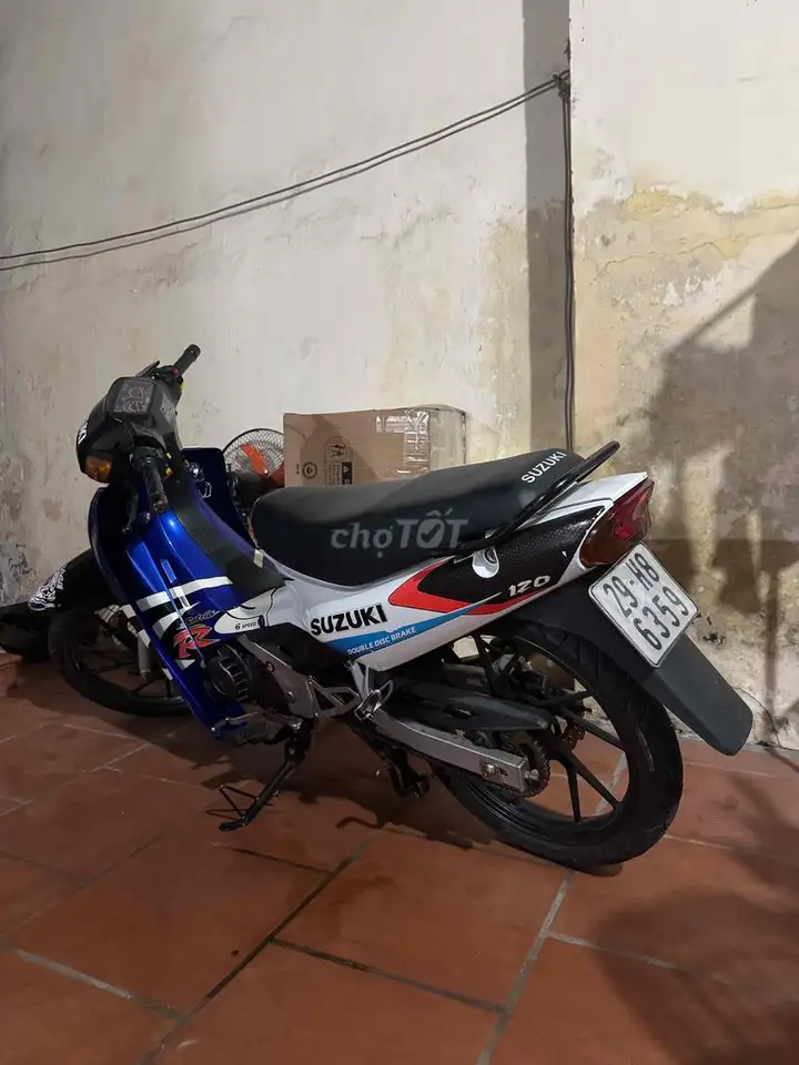 Suzuki Satria 120/6 белый синий красный