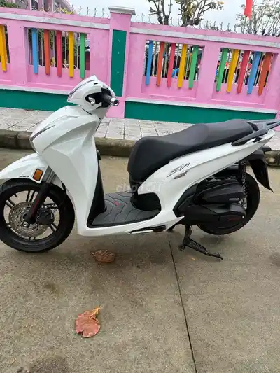 Honda SH 350i 2023 Белый 6000 км