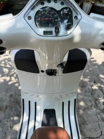 Piaggio Vespa GTS 125cc bs 24488