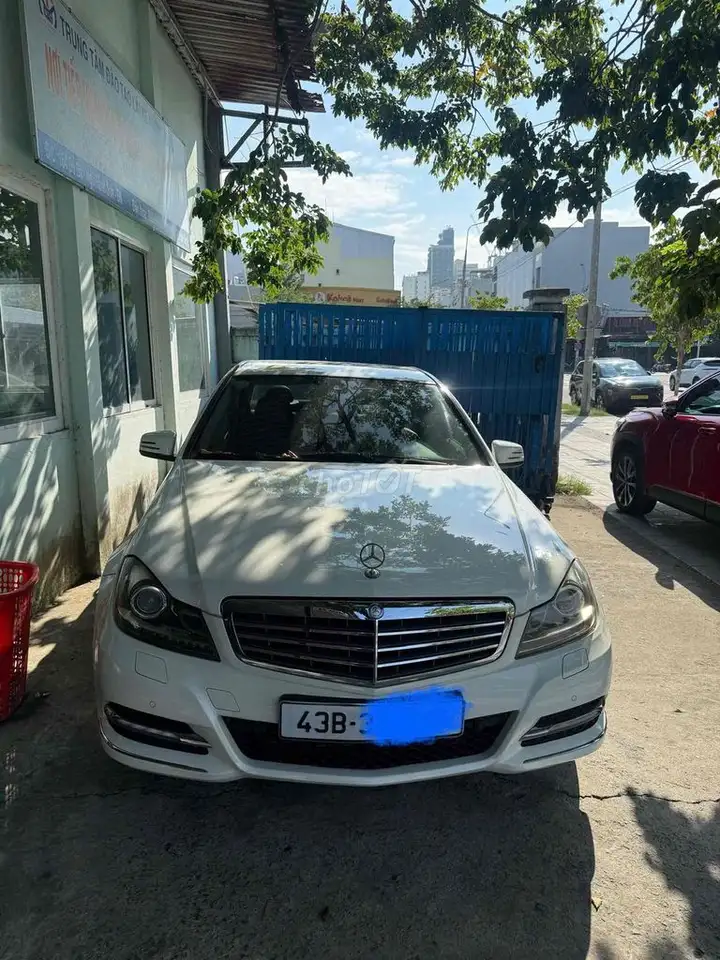 Mercedes-Benz C250, автоматическая, белый